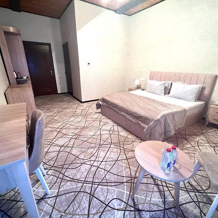 Cinema Boutique Hotel Gandża Zewnętrze zdjęcie