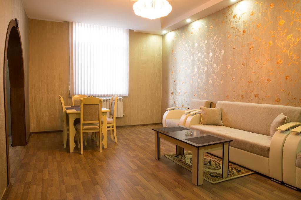 Cinema Boutique Hotel Gandża Pokój zdjęcie