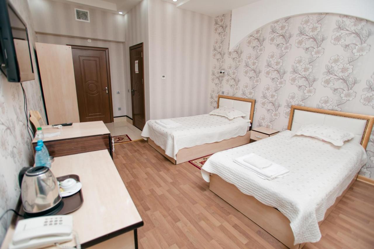 Cinema Boutique Hotel Gandża Zewnętrze zdjęcie