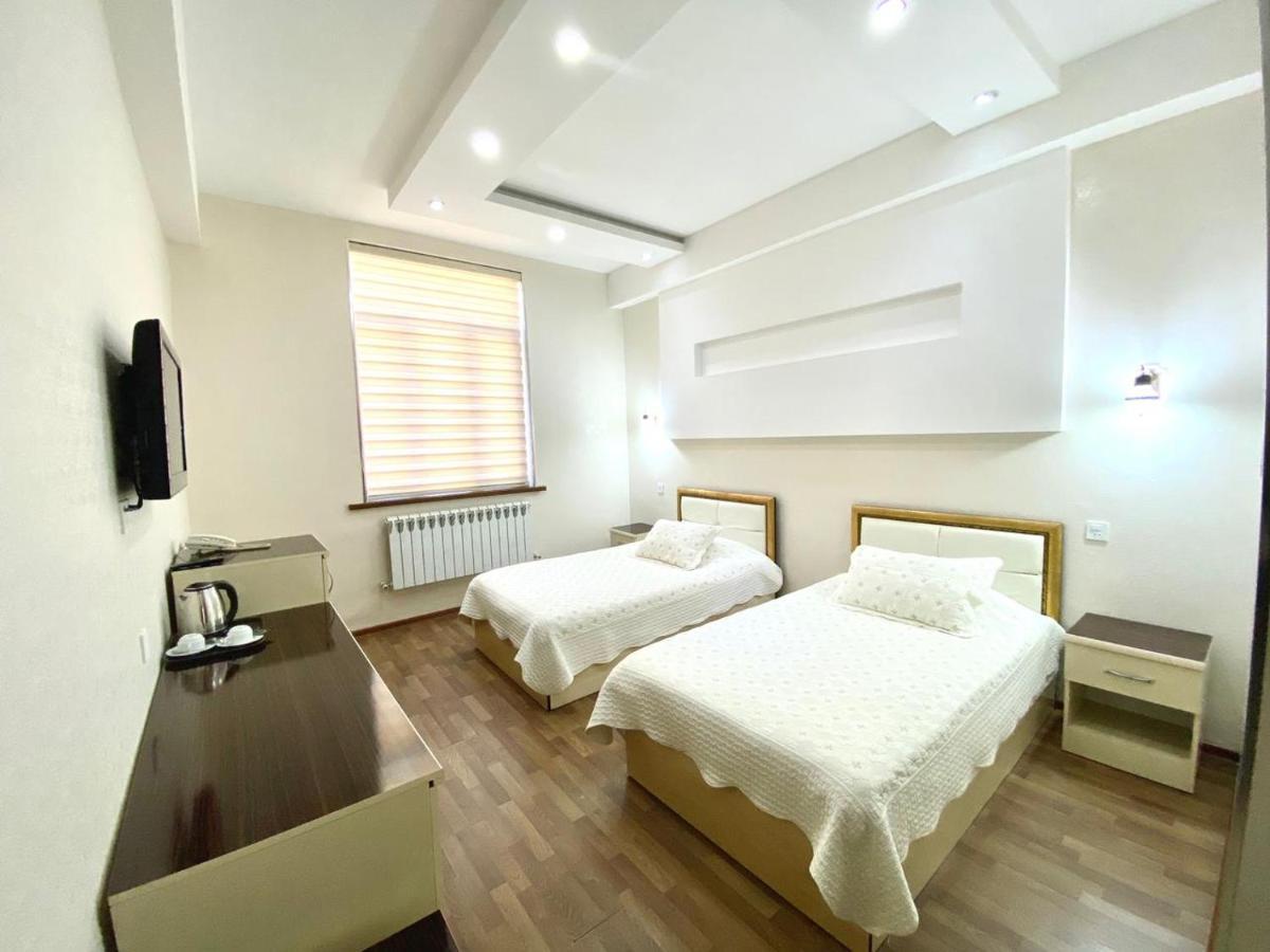 Cinema Boutique Hotel Gandża Zewnętrze zdjęcie
