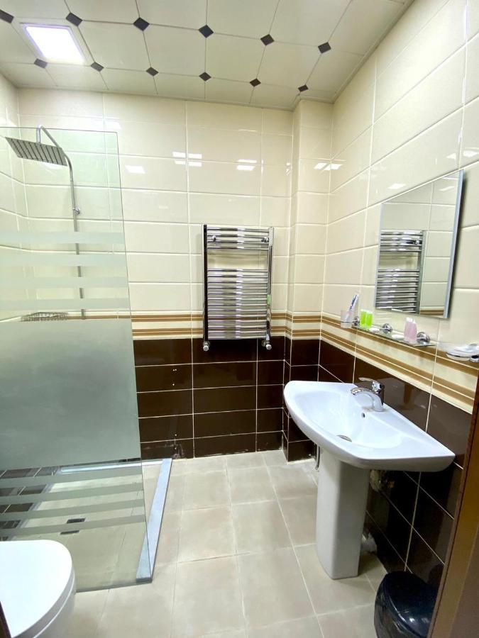 Cinema Boutique Hotel Gandża Zewnętrze zdjęcie