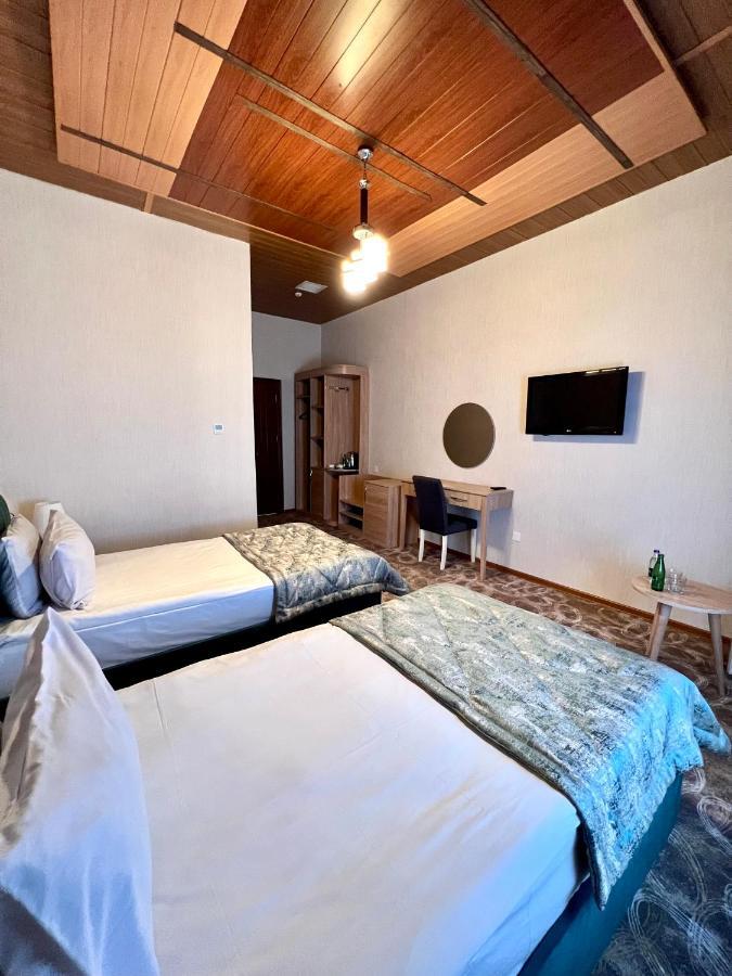Cinema Boutique Hotel Gandża Zewnętrze zdjęcie