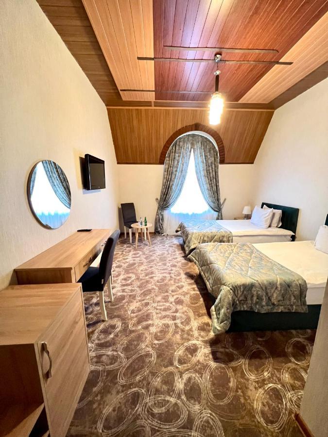 Cinema Boutique Hotel Gandża Zewnętrze zdjęcie