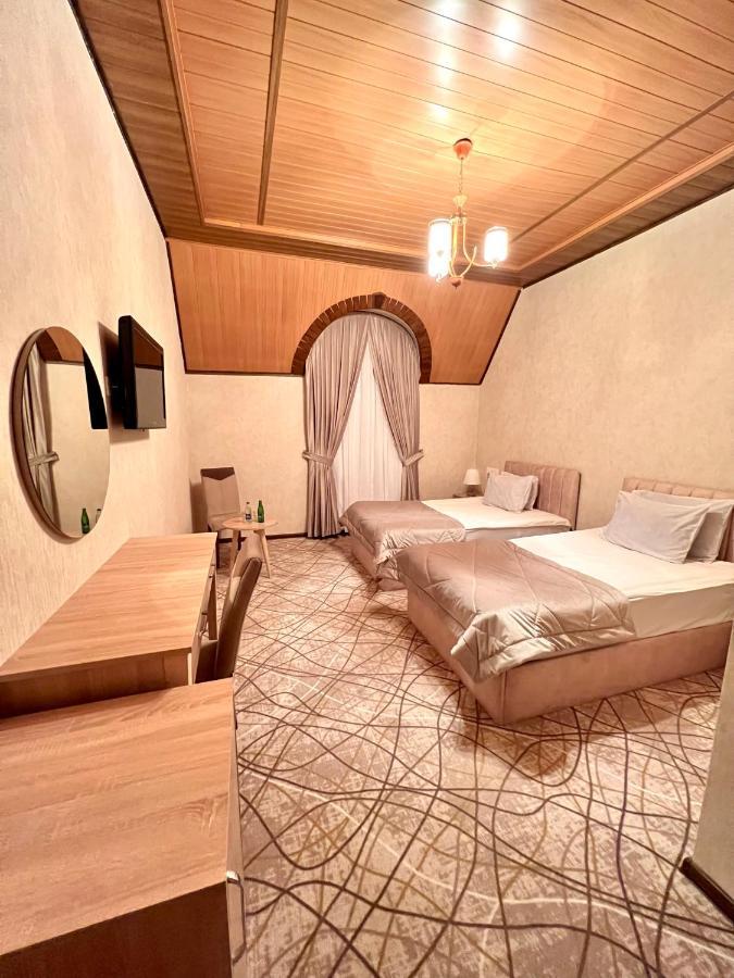 Cinema Boutique Hotel Gandża Zewnętrze zdjęcie