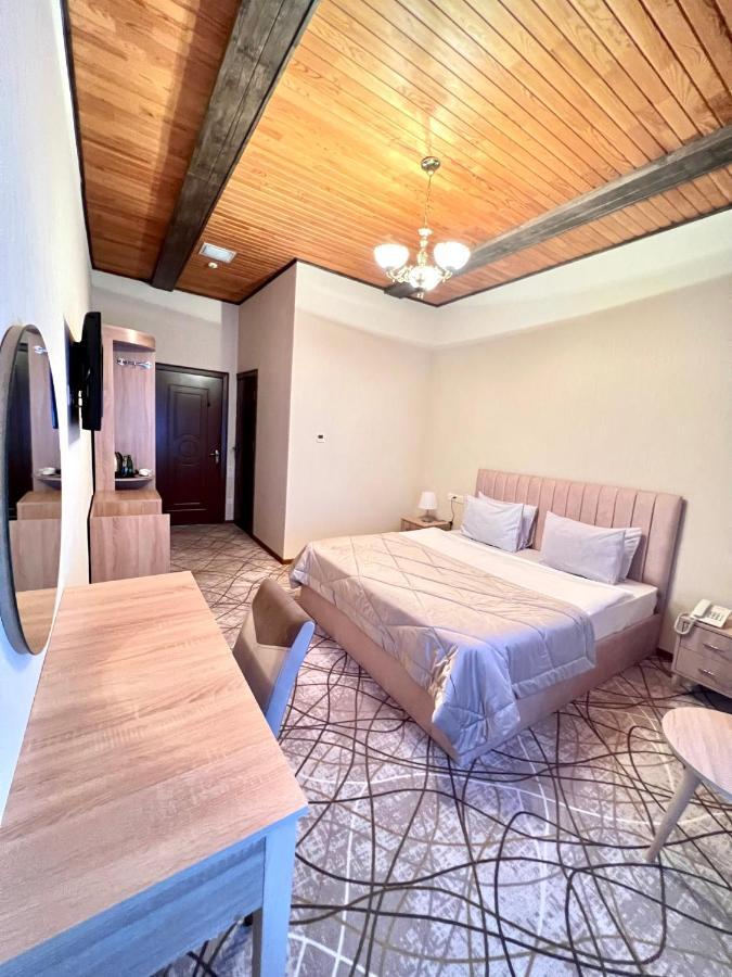 Cinema Boutique Hotel Gandża Zewnętrze zdjęcie