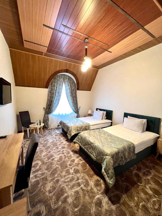 Cinema Boutique Hotel Gandża Zewnętrze zdjęcie