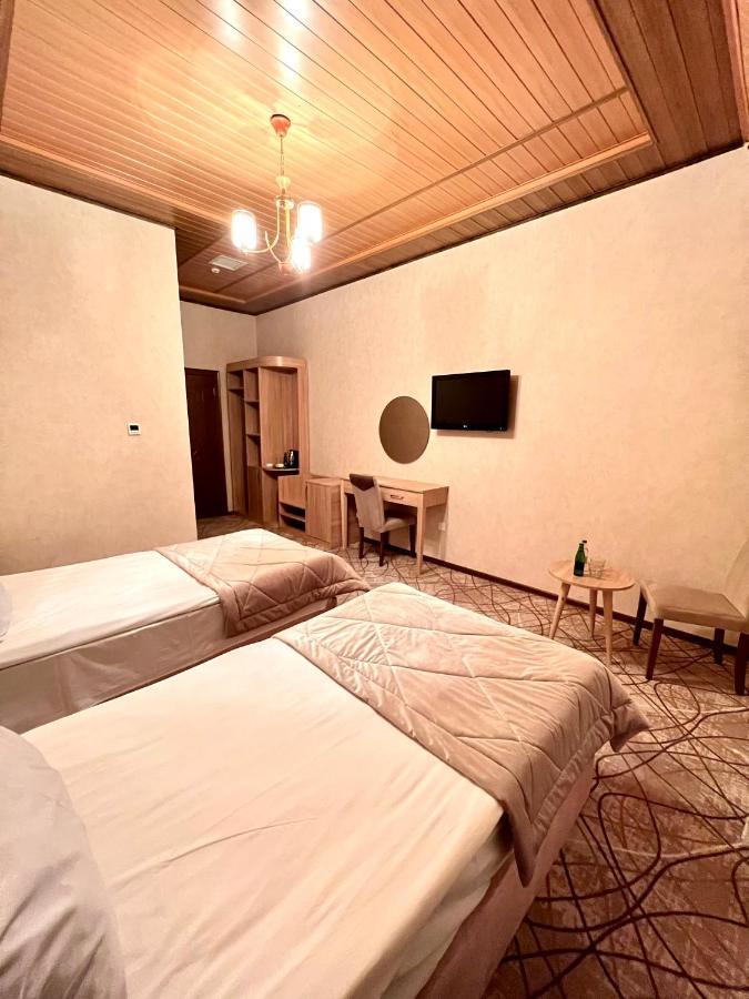 Cinema Boutique Hotel Gandża Zewnętrze zdjęcie