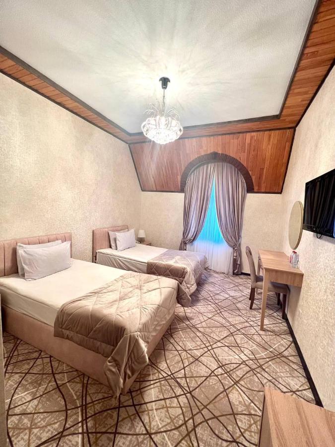 Cinema Boutique Hotel Gandża Zewnętrze zdjęcie