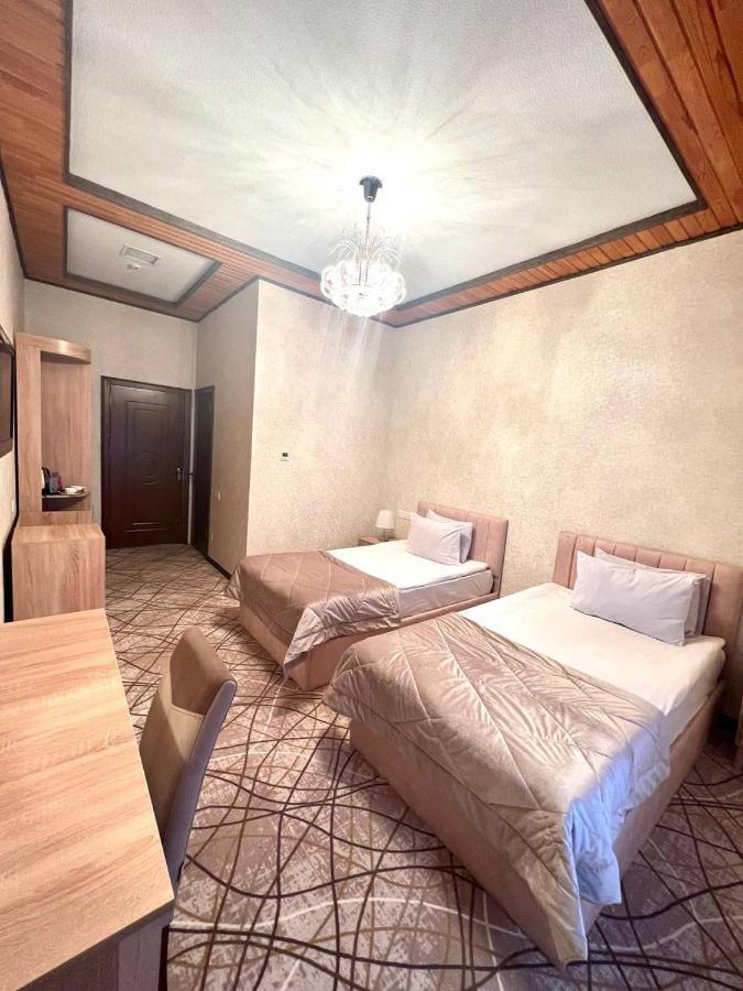 Cinema Boutique Hotel Gandża Zewnętrze zdjęcie