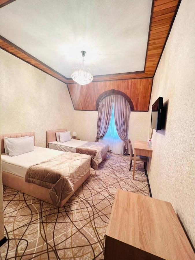 Cinema Boutique Hotel Gandża Zewnętrze zdjęcie
