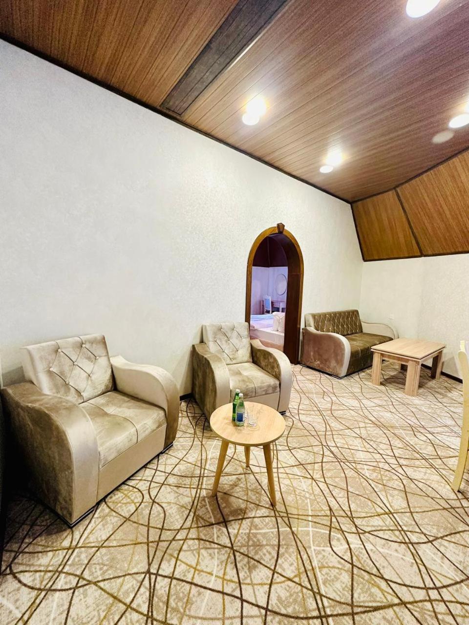 Cinema Boutique Hotel Gandża Zewnętrze zdjęcie