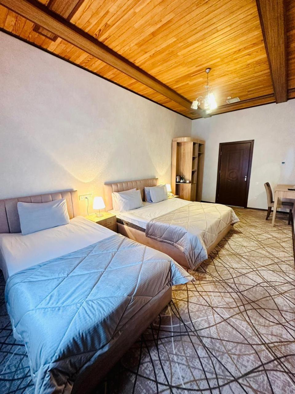 Cinema Boutique Hotel Gandża Zewnętrze zdjęcie