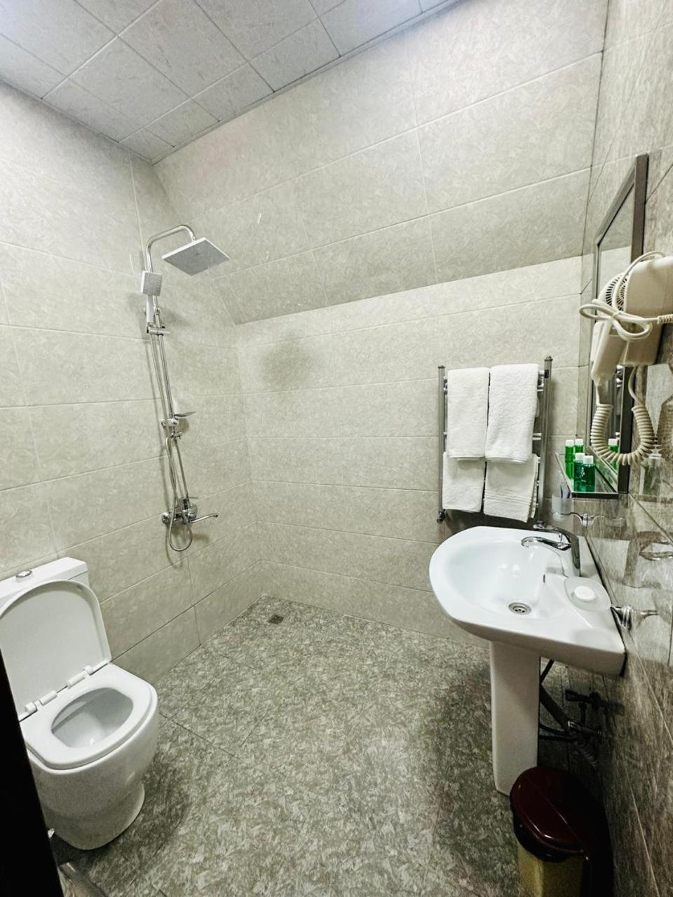 Cinema Boutique Hotel Gandża Zewnętrze zdjęcie