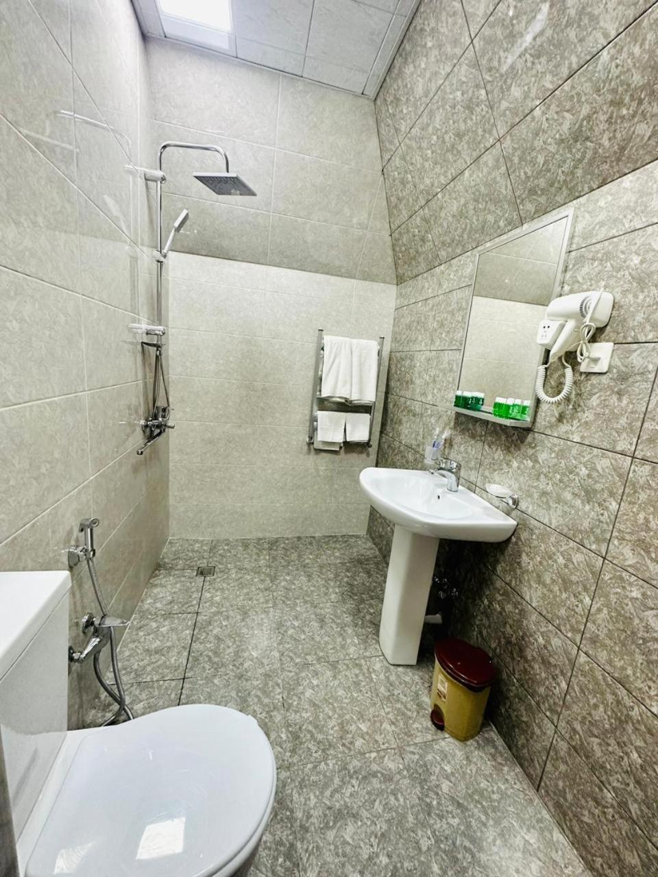 Cinema Boutique Hotel Gandża Zewnętrze zdjęcie
