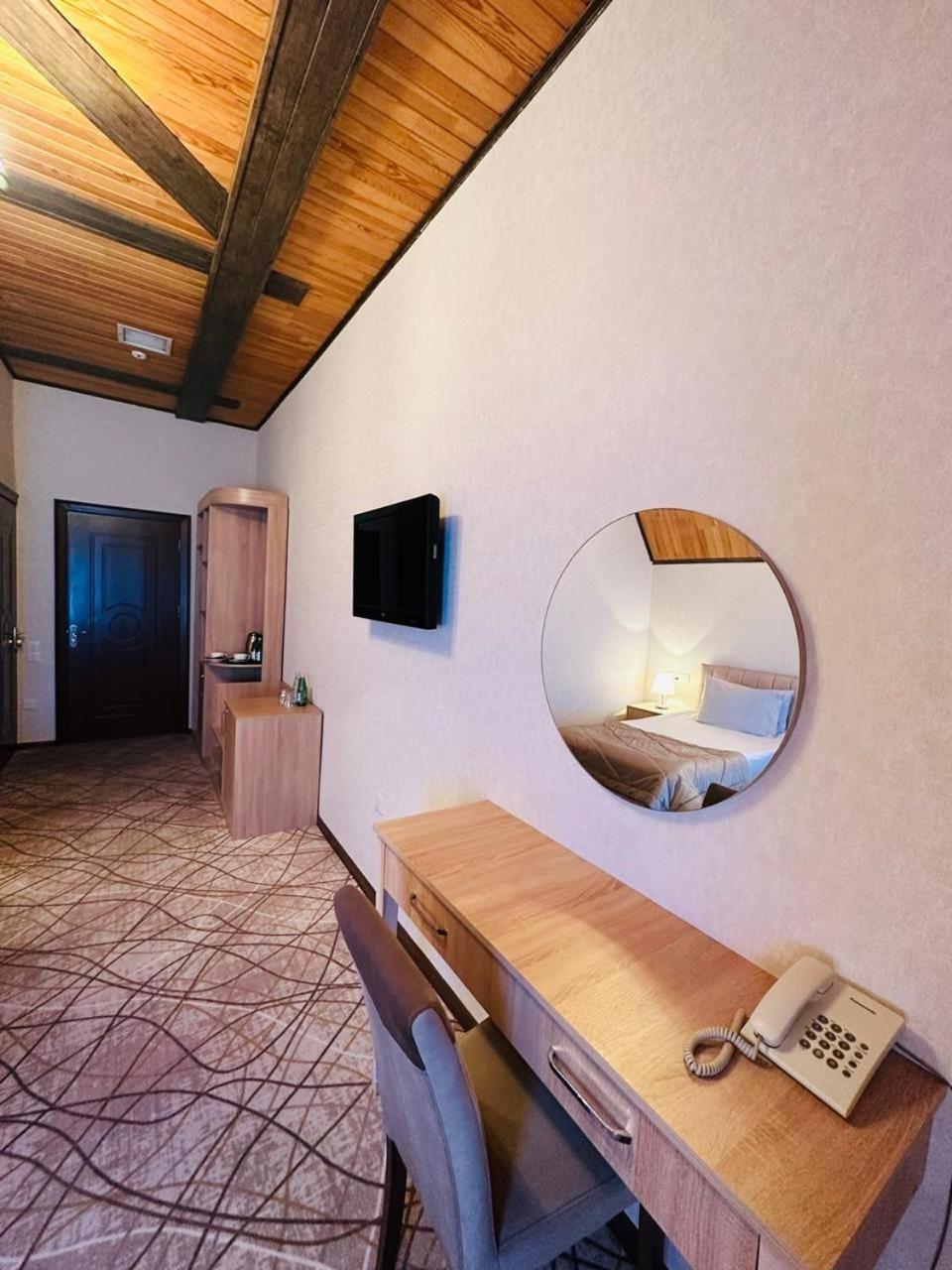 Cinema Boutique Hotel Gandża Zewnętrze zdjęcie