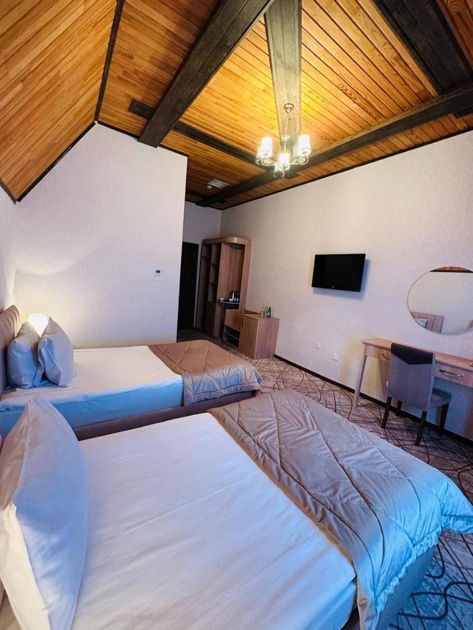 Cinema Boutique Hotel Gandża Zewnętrze zdjęcie