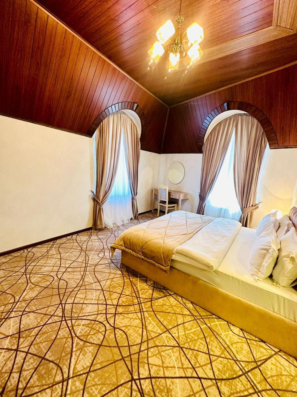 Cinema Boutique Hotel Gandża Zewnętrze zdjęcie
