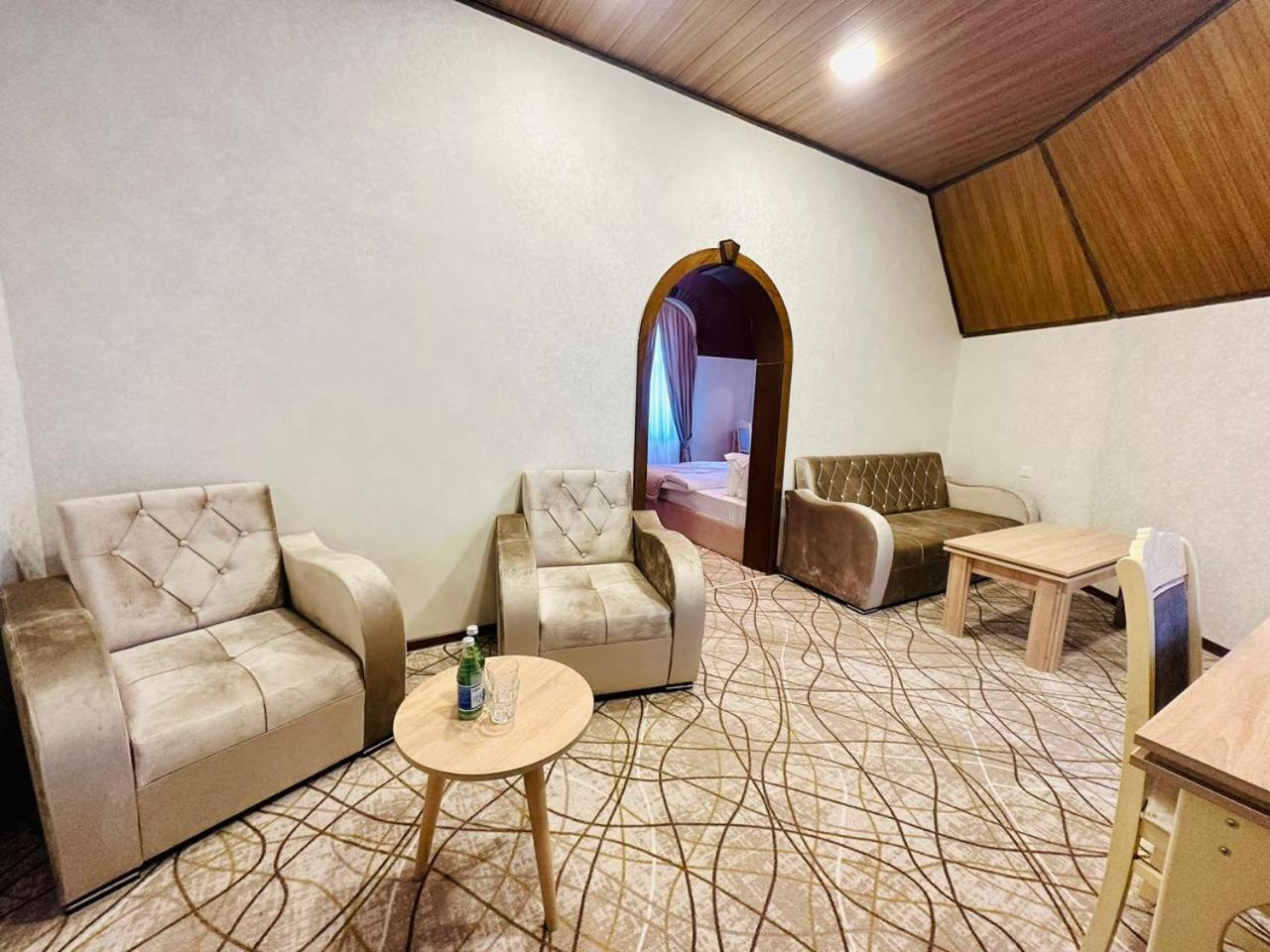 Cinema Boutique Hotel Gandża Zewnętrze zdjęcie
