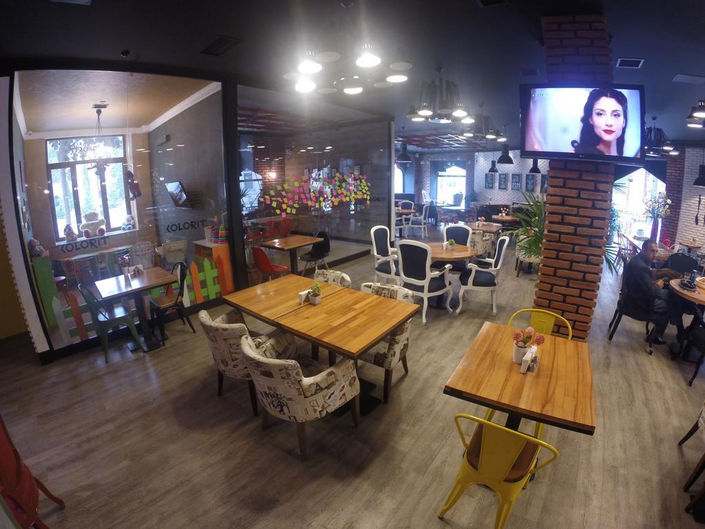 Cinema Boutique Hotel Gandża Zewnętrze zdjęcie