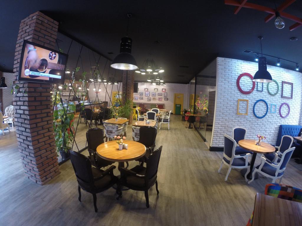 Cinema Boutique Hotel Gandża Zewnętrze zdjęcie